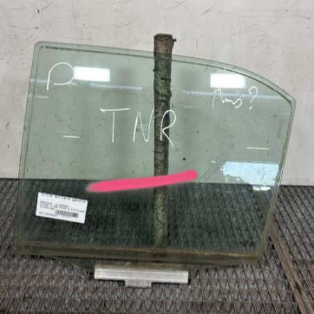 Vitre arriere gauche MERCEDES CLASSE C 202 Photo n°1