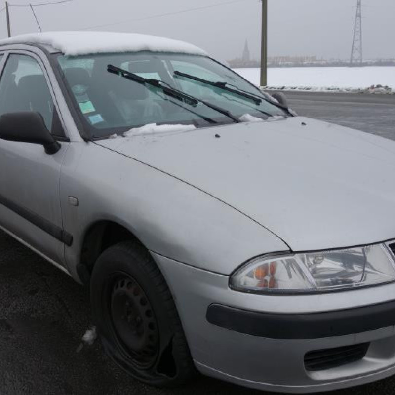 Porte arriere gauche MITSUBISHI CARISMA Photo n°4