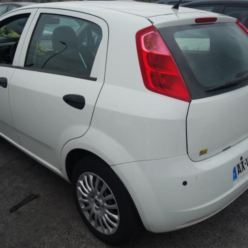Porte avant droit FIAT GRANDE PUNTO Photo n°6