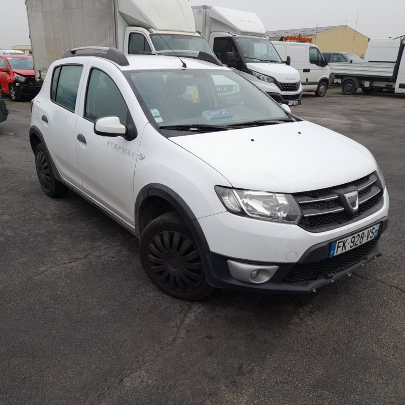 DACIA SANDERO 2 PHASE 1 0.9i - 12V TURBO TCE 90 Photo n°3