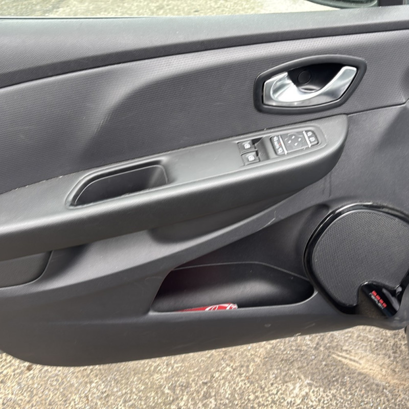 RENAULT CLIO 4 PHASE 2 0.9i - 12V TURBO TCE 90 Photo n°9