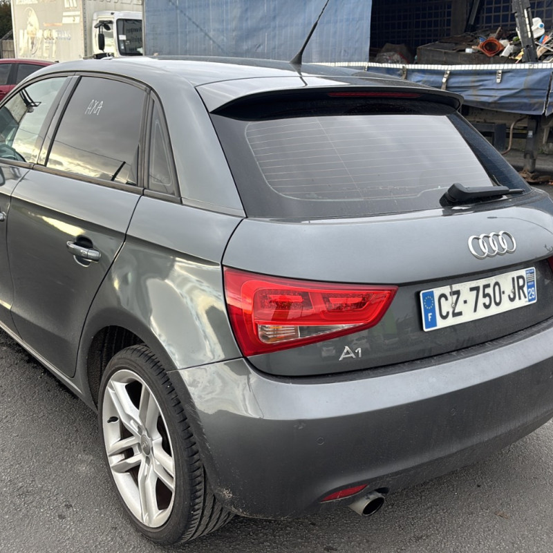 AUDI A1 1 SPORTBACK PHASE 1 1.6 TDI - 16V TURBO Photo n°4