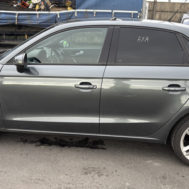 AUDI A1 1 SPORTBACK PHASE 1 1.6 TDI - 16V TURBO Photo n°7