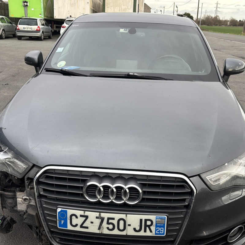 AUDI A1 1 SPORTBACK PHASE 1 1.6 TDI - 16V TURBO Photo n°9