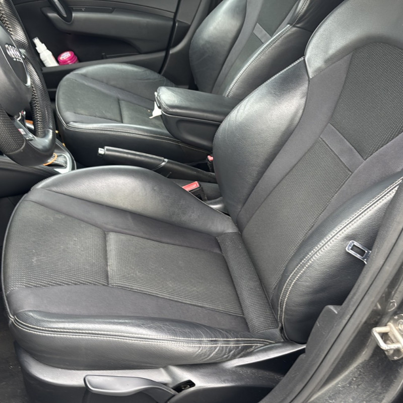 AUDI A1 1 SPORTBACK PHASE 1 1.6 TDI - 16V TURBO Photo n°12