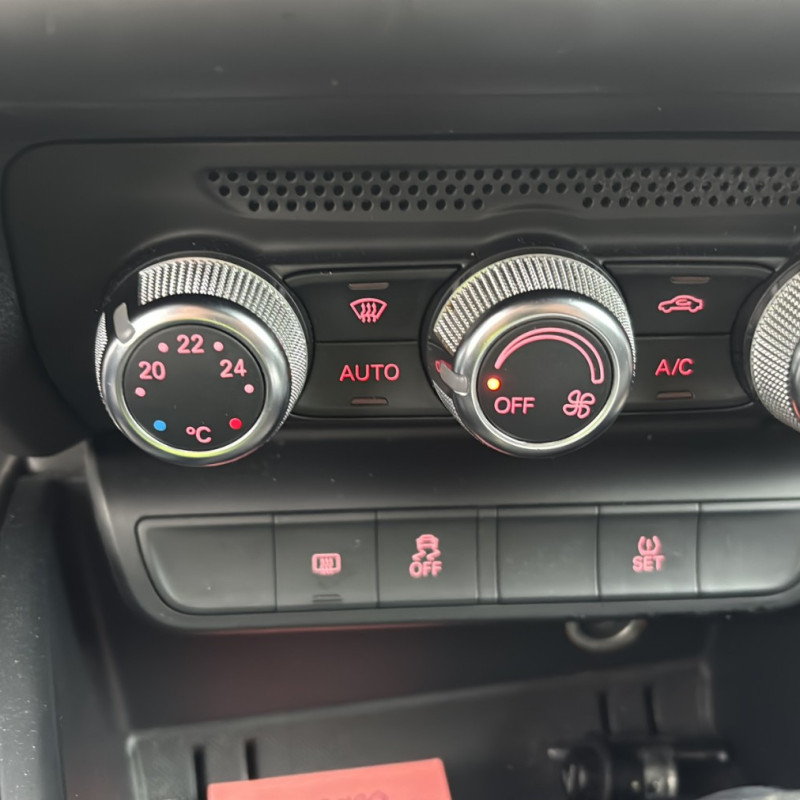 AUDI A1 1 SPORTBACK PHASE 1 1.6 TDI - 16V TURBO Photo n°17