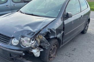 VOLKSWAGEN POLO 4 PHASE 1 1.2i - 12V Photo n°1