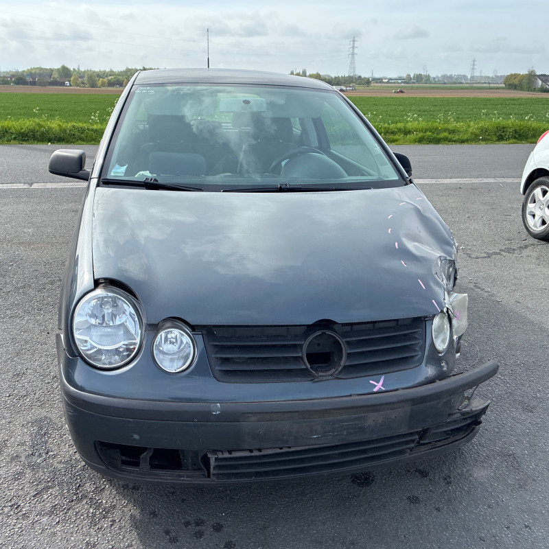VOLKSWAGEN POLO 4 PHASE 1 1.2i - 12V Photo n°7