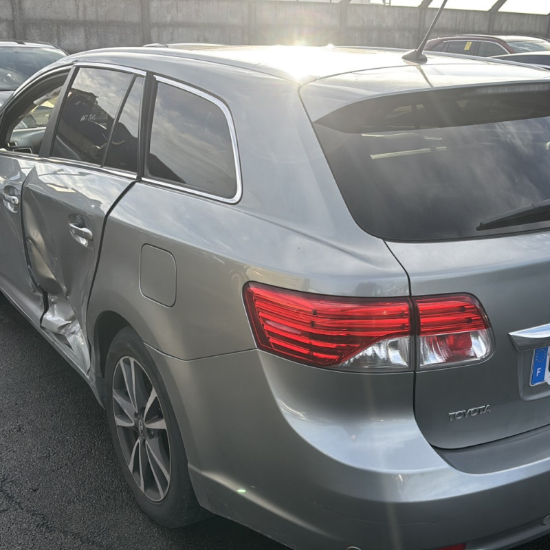 TOYOTA AVENSIS 3 PHASE 2 BREAK 2.0 D4D - 16V TURBO Photo n°5