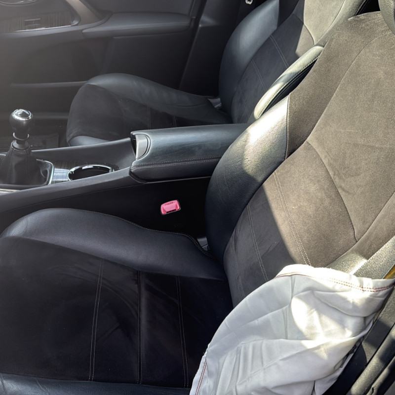 TOYOTA AVENSIS 3 PHASE 2 BREAK 2.0 D4D - 16V TURBO Photo n°12