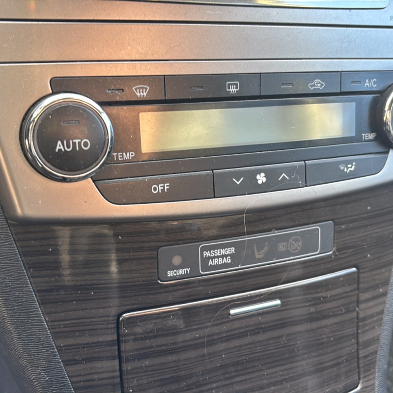 TOYOTA AVENSIS 3 PHASE 2 BREAK 2.0 D4D - 16V TURBO Photo n°19