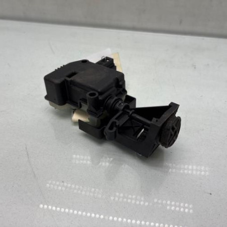 Actionneur verrou trappe d'essence MERCEDES CLASSE E 207 Photo n°1