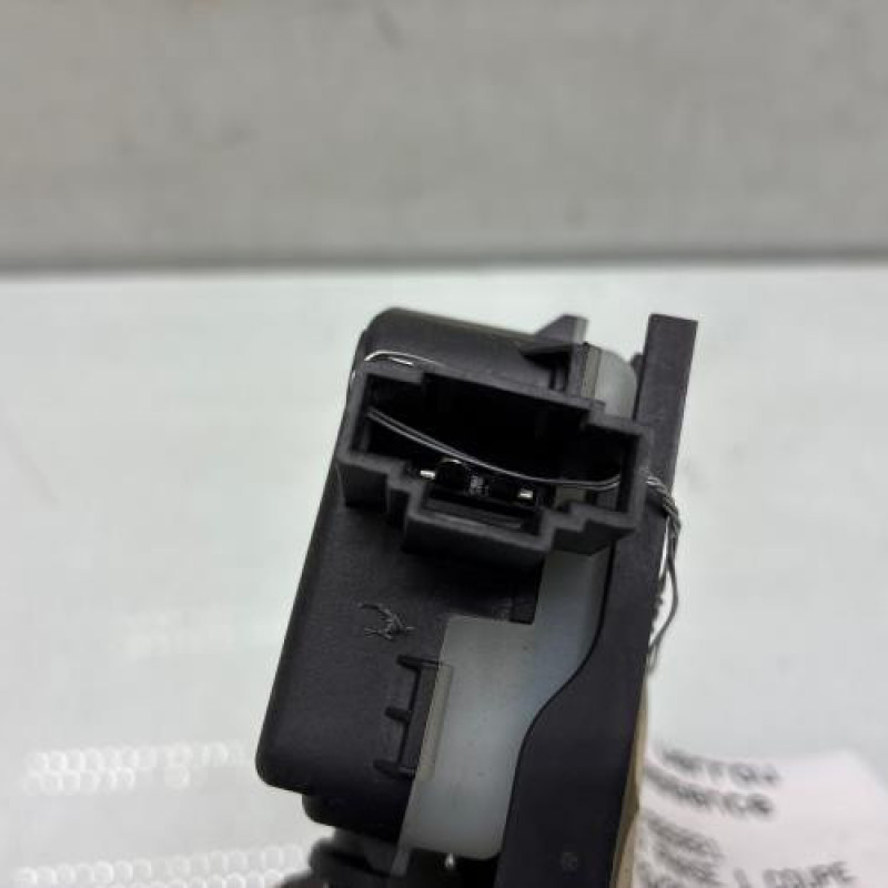 Actionneur verrou trappe d'essence MERCEDES CLASSE E 207 Photo n°3