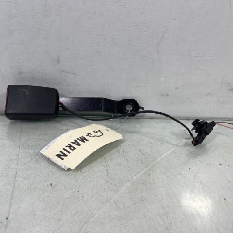 Attache ceinture avant gauche RENAULT CLIO 3 Photo n°2