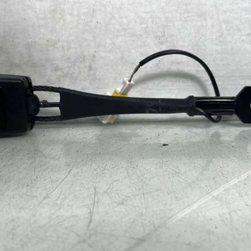 Attache ceinture avant gauche PEUGEOT 3008 1 Photo n°1