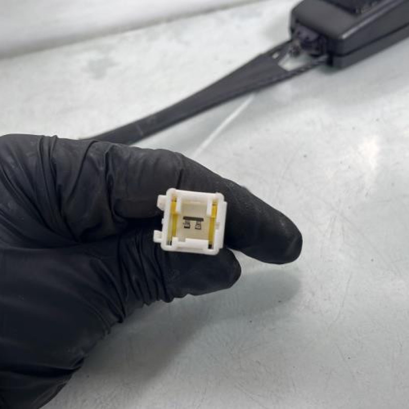 Attache ceinture avant gauche PEUGEOT 3008 1 Photo n°3