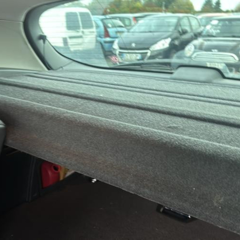 Attache ceinture avant gauche PEUGEOT 3008 1 Photo n°17