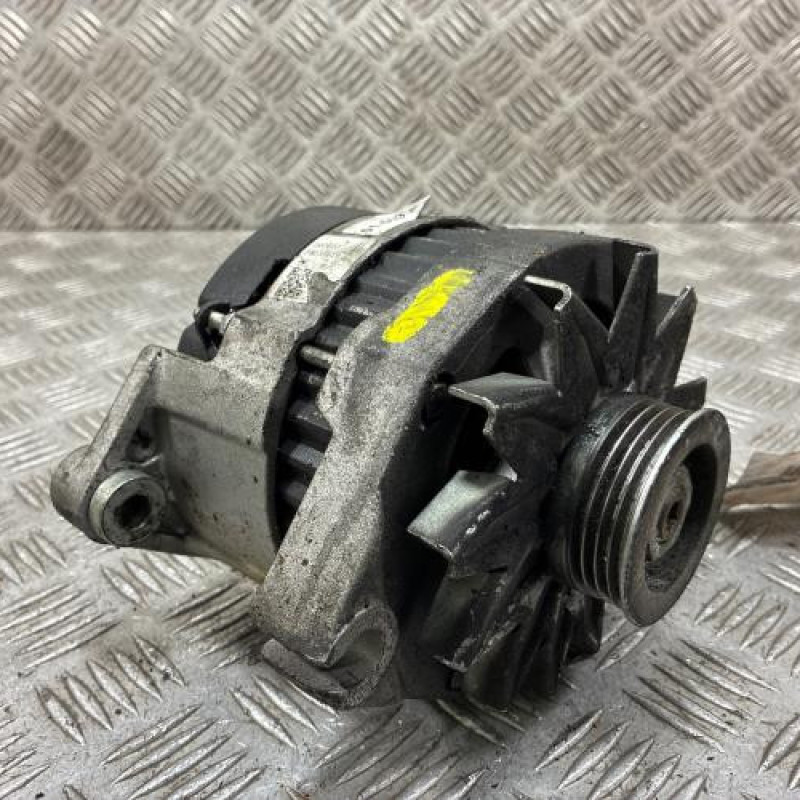 Alternateur PEUGEOT 205 Photo n°1