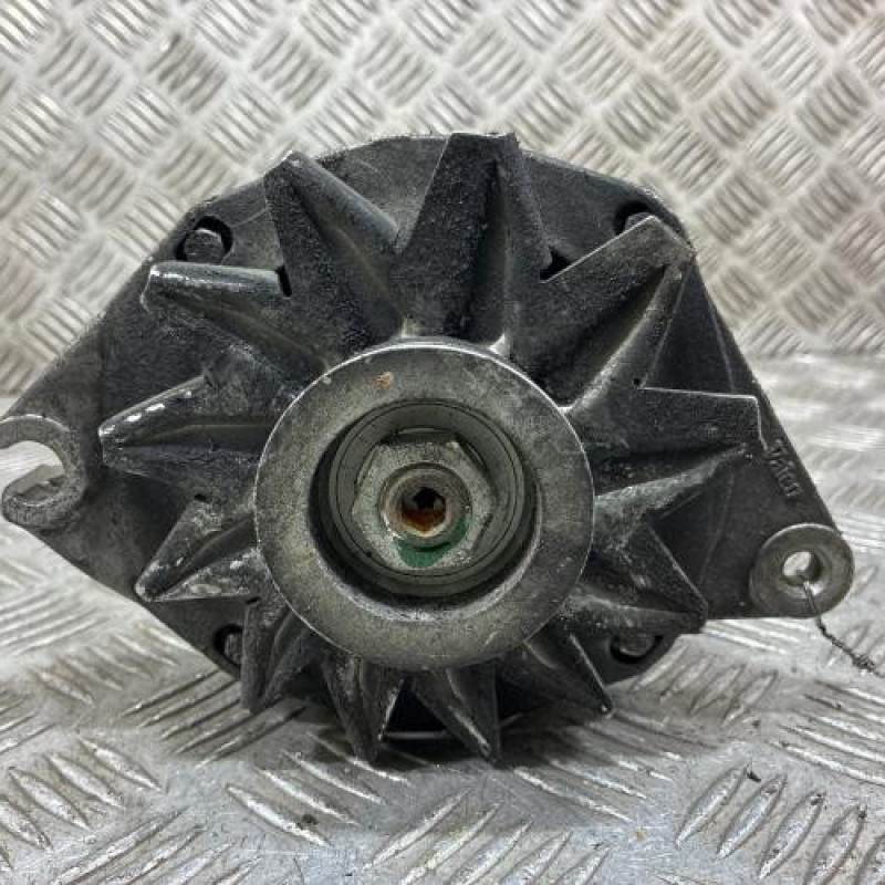 Alternateur PEUGEOT 205 Photo n°2