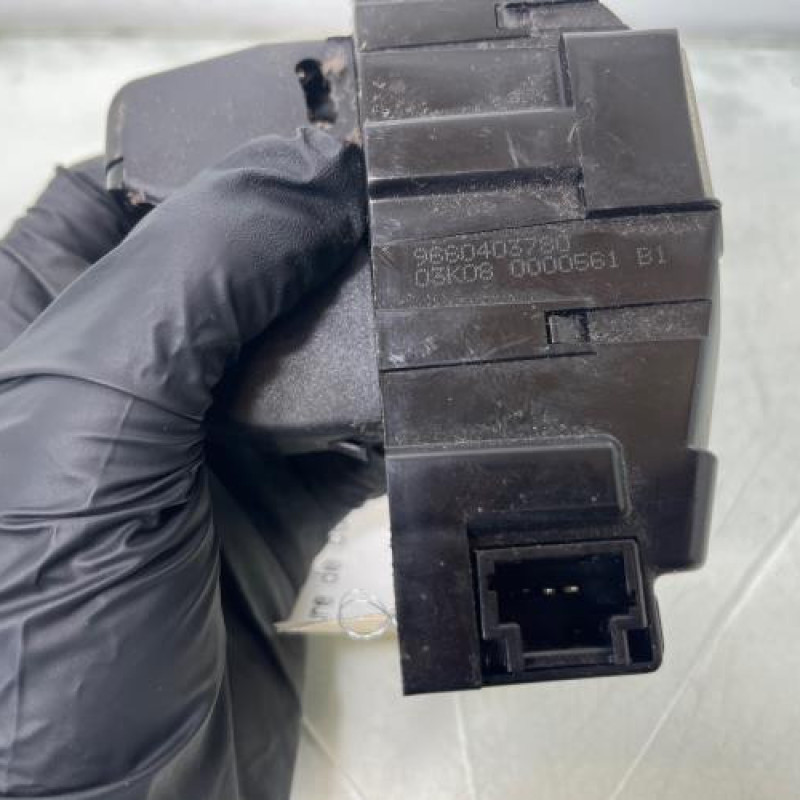 Serrure de coffre PEUGEOT 3008 1 Photo n°3