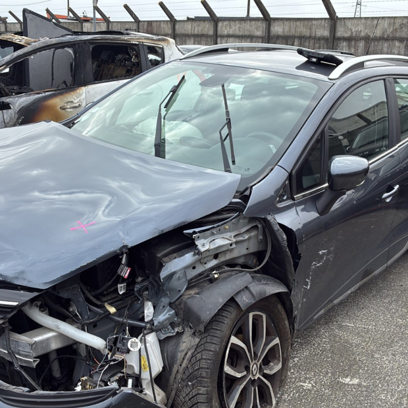 RENAULT CLIO 4 PHASE 2 BREAK 0.9i - 12V TURBO TCE 90 Photo n°2