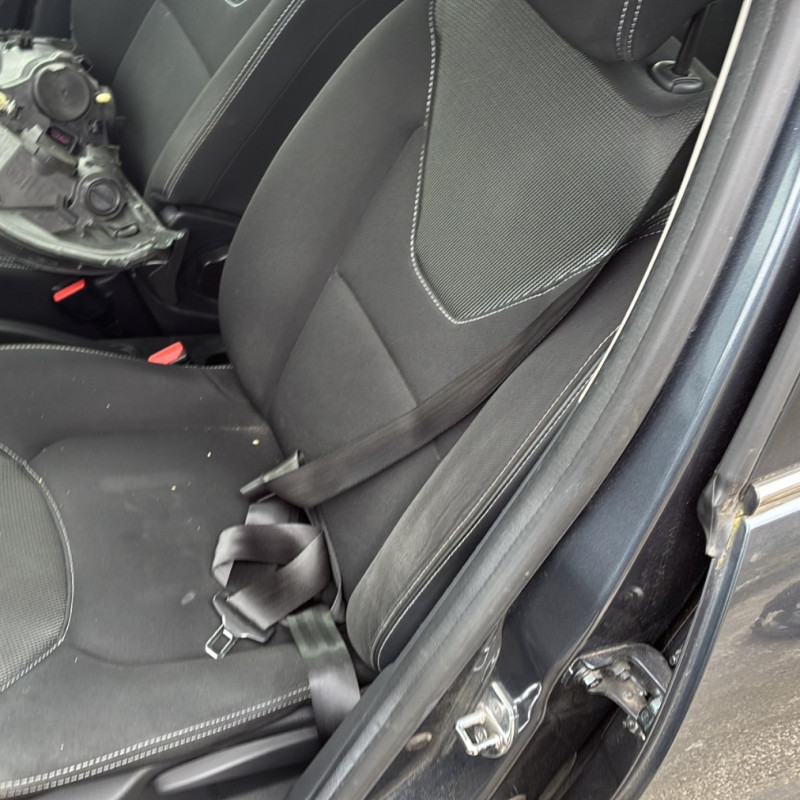 RENAULT CLIO 4 PHASE 2 BREAK 0.9i - 12V TURBO TCE 90 Photo n°12