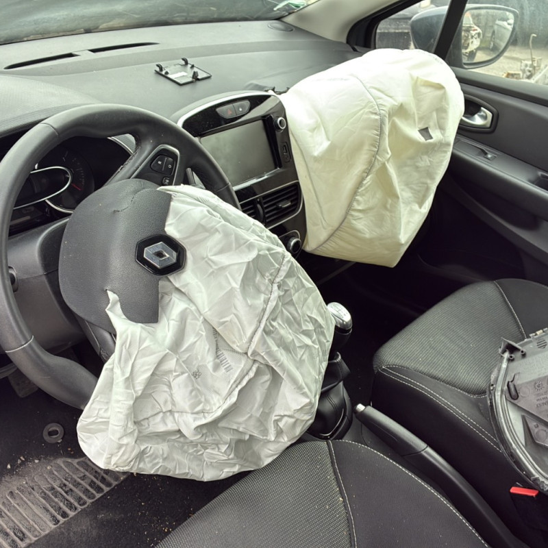 RENAULT CLIO 4 PHASE 2 BREAK 0.9i - 12V TURBO TCE 90 Photo n°13