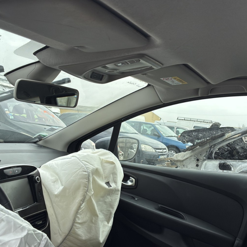 RENAULT CLIO 4 PHASE 2 BREAK 0.9i - 12V TURBO TCE 90 Photo n°14