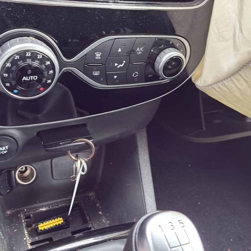 RENAULT CLIO 4 PHASE 2 BREAK 0.9i - 12V TURBO TCE 90 Photo n°19