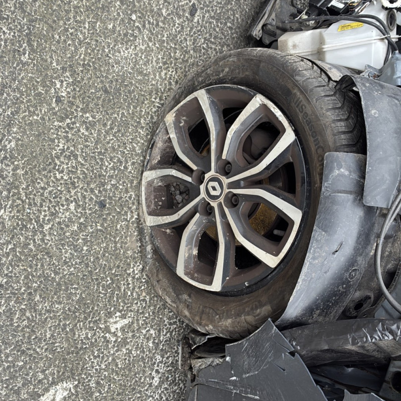 RENAULT CLIO 4 PHASE 2 BREAK 0.9i - 12V TURBO TCE 90 Photo n°21