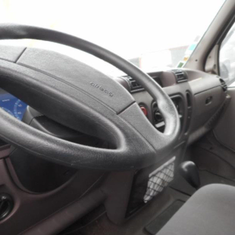 Porte avant gauche RENAULT MASTER 2 Photo n°8