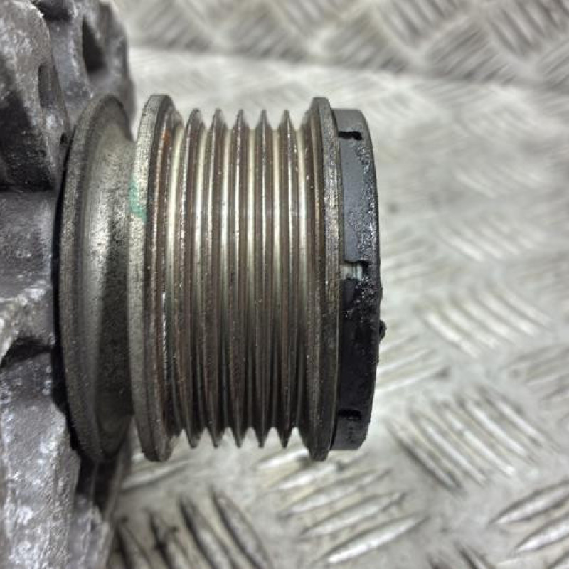 Alternateur RENAULT CLIO 4 Photo n°2