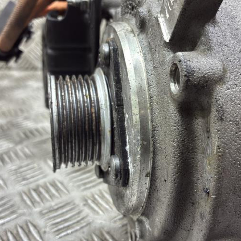 Alterno-demarreur PEUGEOT 3008 1 Photo n°2