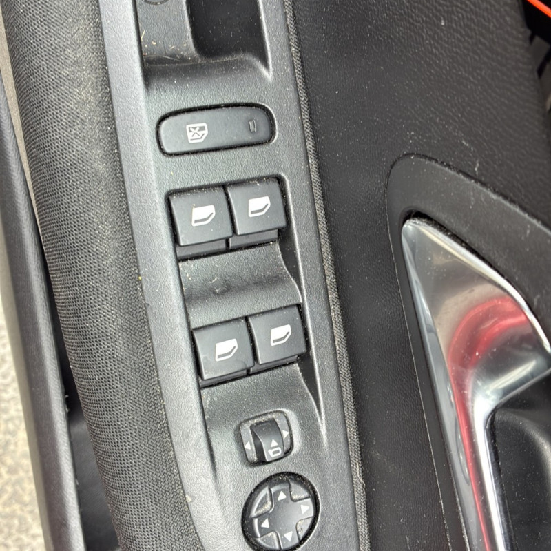 PEUGEOT 208 2 PHASE 1 1.5 BLUE HDI - 16V TURBO Photo n°10