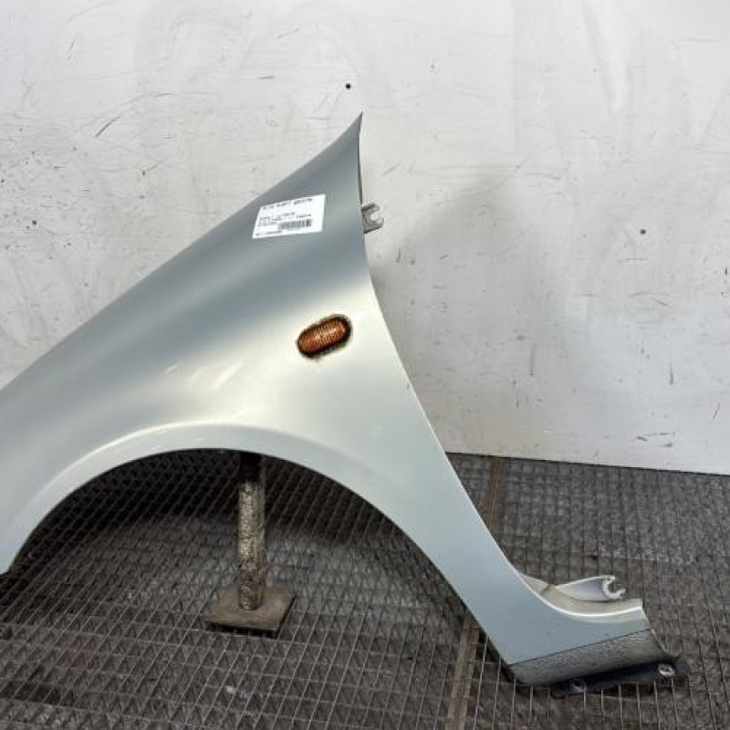 Aile avant gauche RENAULT CLIO 2 Photo n°3