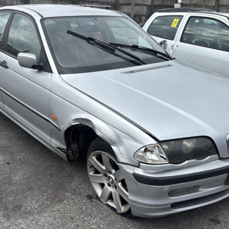 Capot BMW SERIE 3 E46 Photo n°8