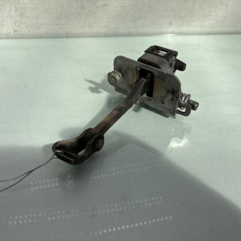 Arret de porte avant droit CITROEN BERLINGO 2 Photo n°1