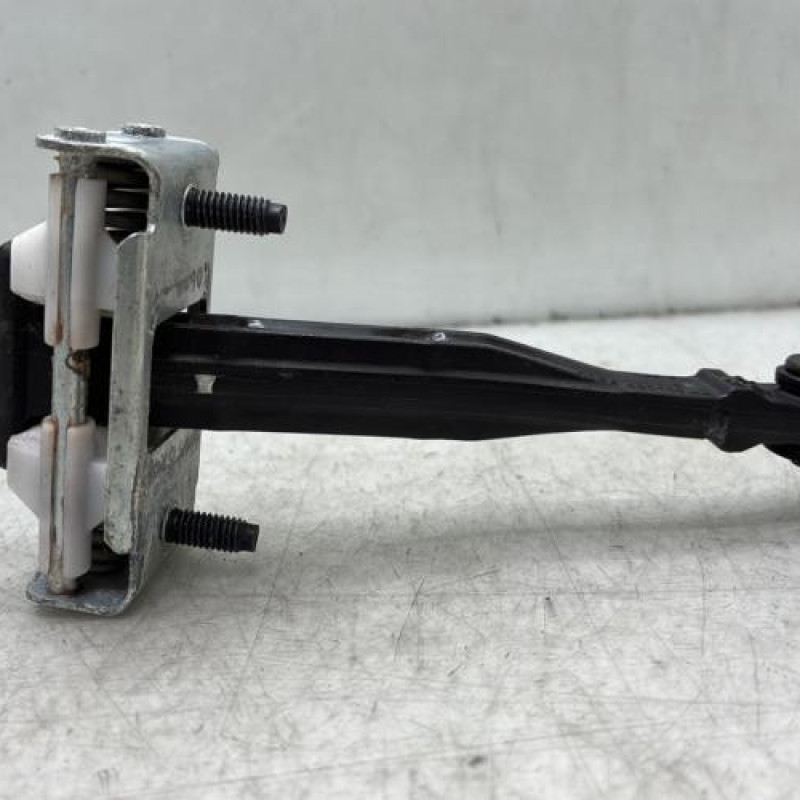 Arret de porte avant droit FORD FIESTA 7 Photo n°1