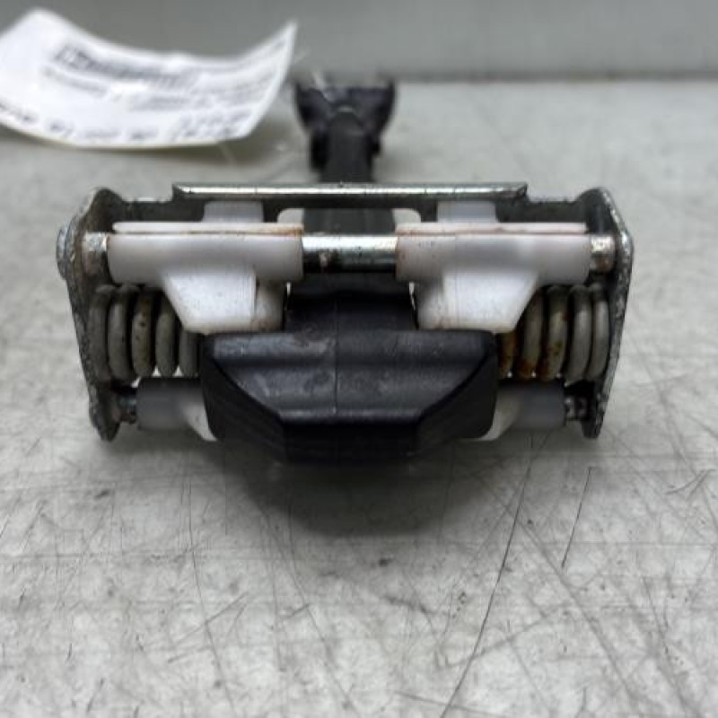 Arret de porte avant droit FORD FIESTA 7 Photo n°3