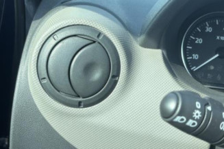 Arret de porte avant gauche DACIA SANDERO 1