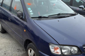 Aile avant droit TOYOTA PICNIC