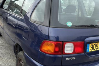 Aile avant droit TOYOTA PICNIC