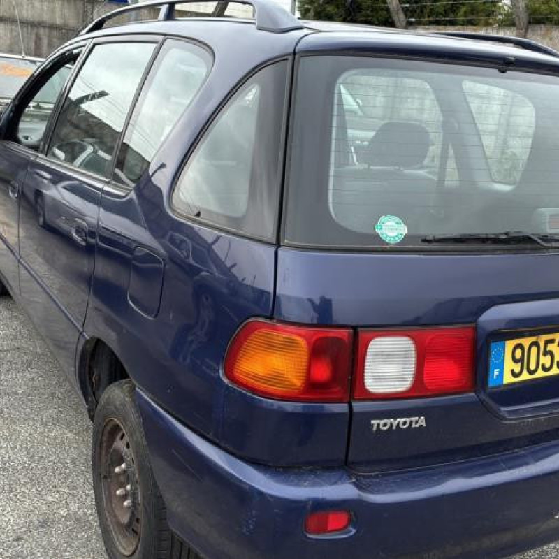 Aile avant droit TOYOTA PICNIC Photo n°8