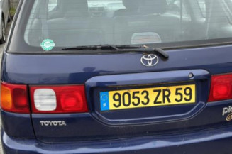 Aile avant droit TOYOTA PICNIC