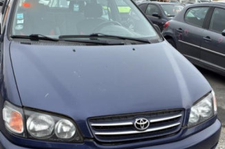 Aile avant droit TOYOTA PICNIC