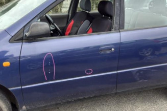 Aile avant droit TOYOTA PICNIC