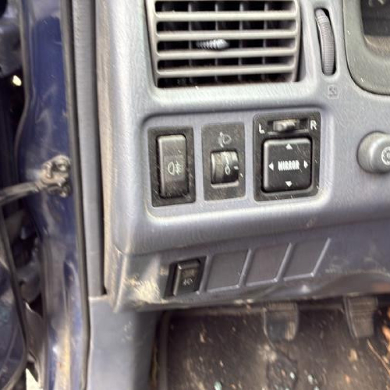 Aile avant droit TOYOTA PICNIC Photo n°19