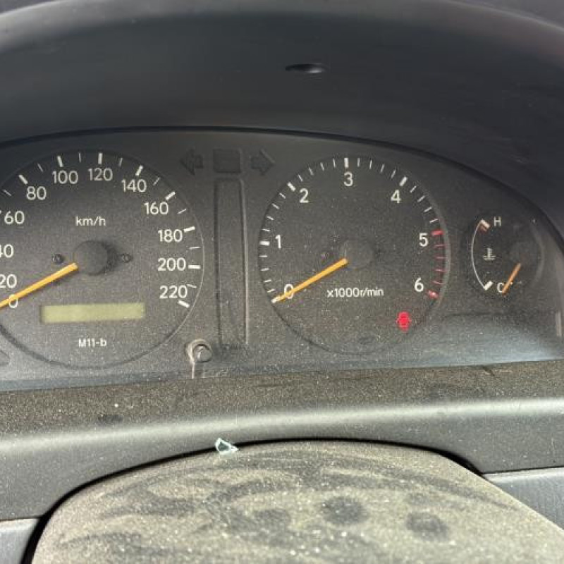 Aile avant droit TOYOTA PICNIC Photo n°20