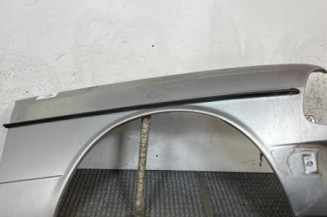 Aile avant droit MERCEDES 200 W123 Photo n°1