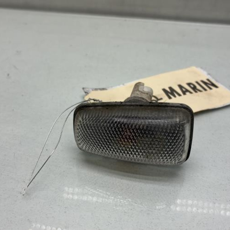 Repetiteur clignotant avant droit  (Feux) PEUGEOT 106 Photo n°1